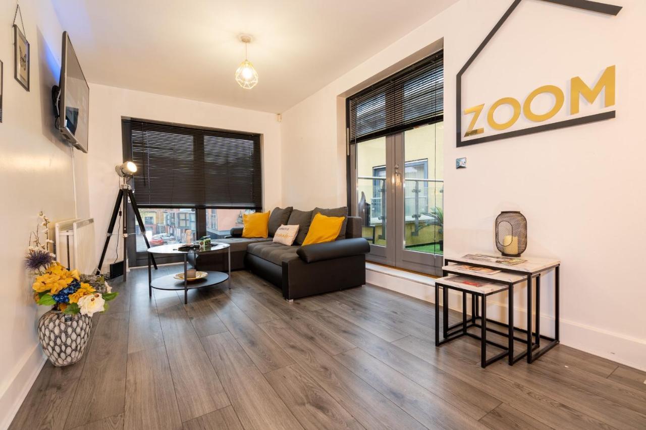 Luxe Place - Netflix & Workspace For 6 Birmingham Exteriér fotografie